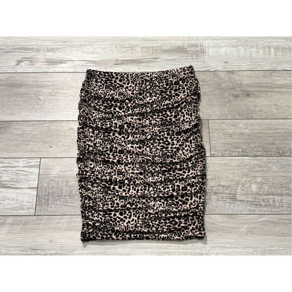 Vince Camuto, leopard ruched knee length skirt size S - Picture 2 of 8